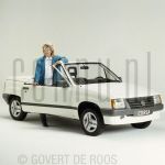 24-10-1986 Anita Meijer at studio in Amsterdam.

[keywords]Posed, Full Length, Eyecontact, Smiling, Singer, Opel Corsa[/keywords]